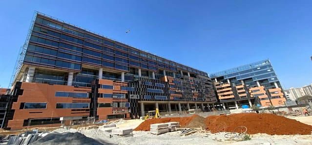 In the future, buildings in India with curtain walls will be expected to incorporate perimeter fire barrier joint systems whose fire resistance ratings have been determined through testing to IS 18190: 2023