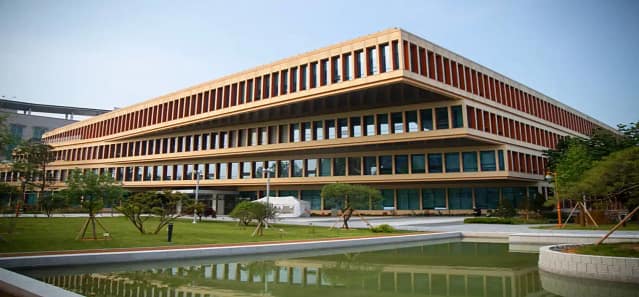 T-Brick’s Advanced Dry Cladding Technology ensures a cleaner, faster, and more refined approach