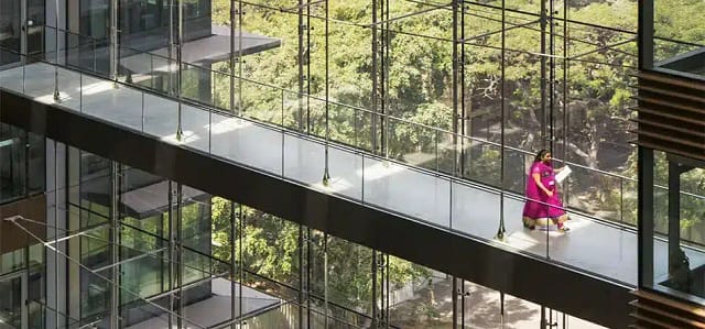 Godrej One, Mumbai (Façade with Human Passage Bridge)