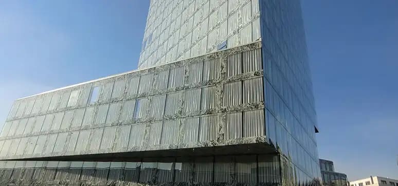 The Closed Cavity Facade – A High Performance Building Skin