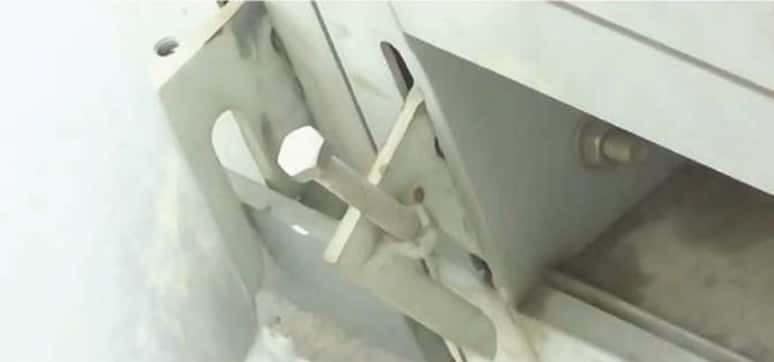 Failure of glazing panel bracket