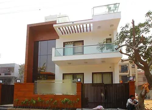 Façade treatment for Anand Villa in New Delhi