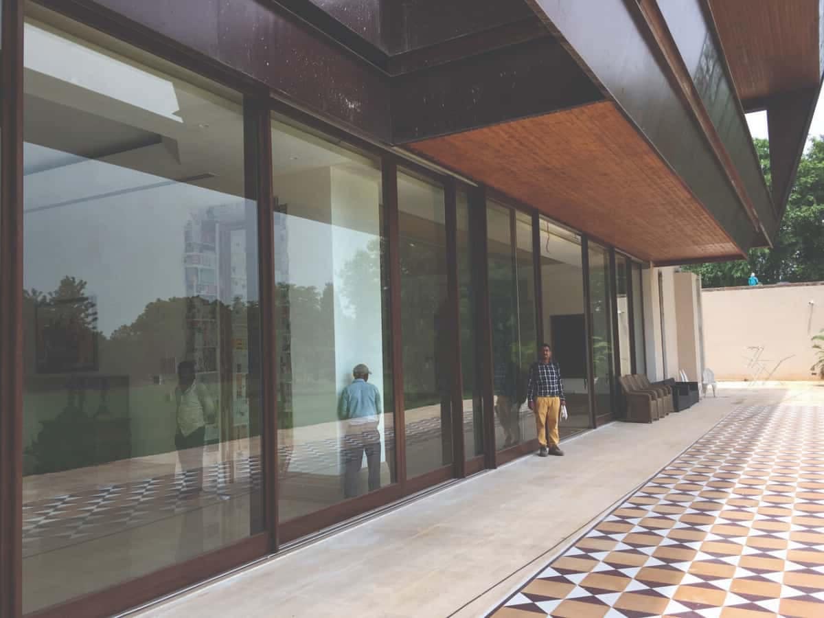 Lingel Windows_saraf House _1