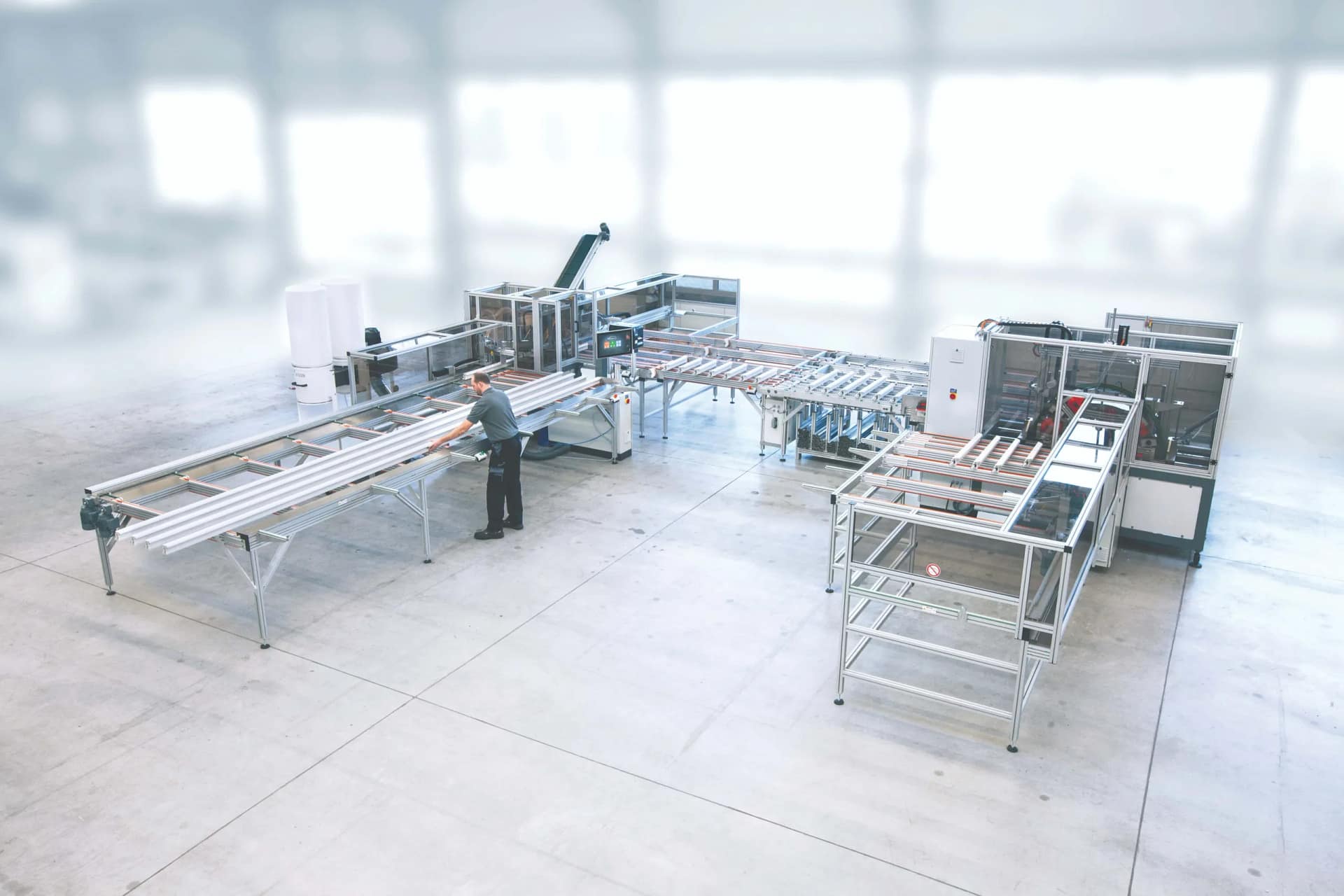 High-performance cutting and processing centre line for uPVC