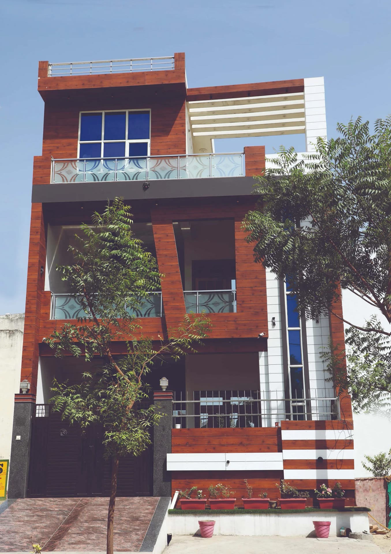 Greenlam Clads are resilient against extreme weather conditions, including heat, cold, and rain